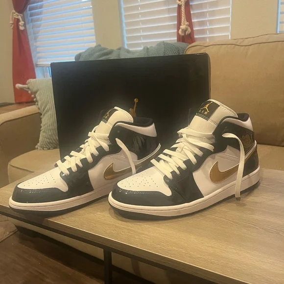 Jordan Men's Black and Gold Sneakers - Picture 2 of 5